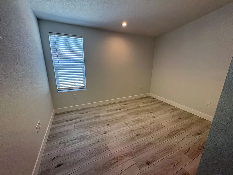 20683 Waalew Rd #B180 — Photo 11