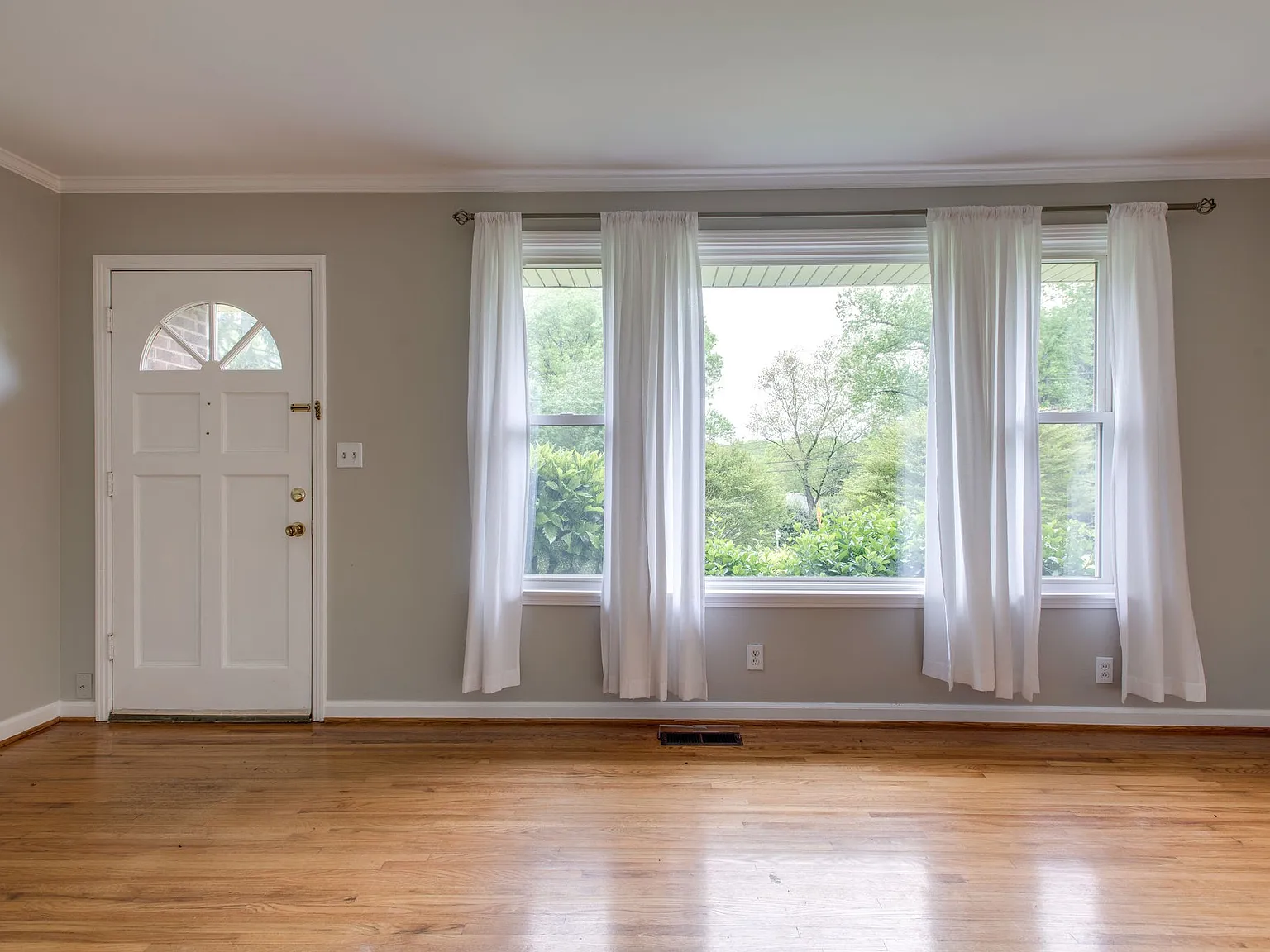 4900 Salem Drive - 1 — Photo 4