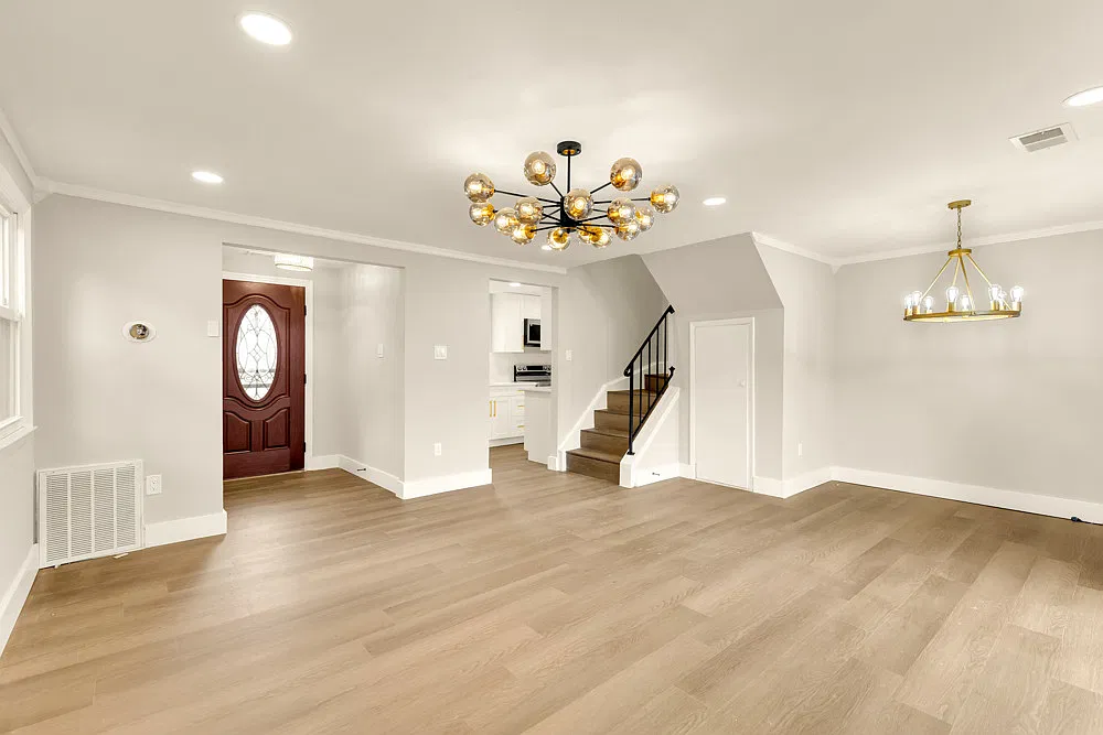 3 bed, 980 sqft, $2,400 — Photo 1