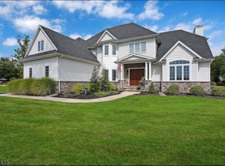 5 Fawn Run Ln, Branchburg, NJ 08876