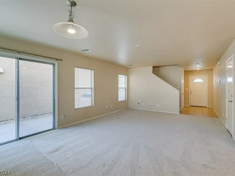 186 Gilliflower Ave #0 — Photo 16