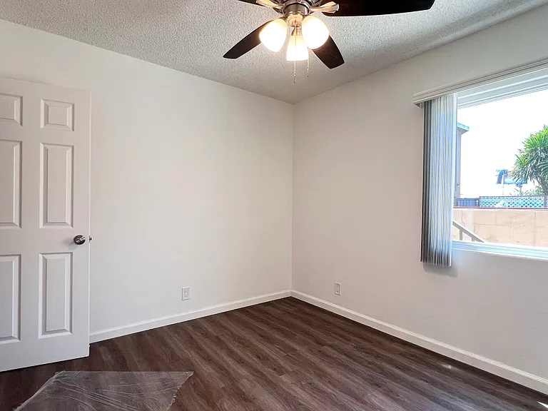 2540 S Barrington Ave #3 — Photo 8