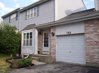 706 Windsor Ln, Romeoville, IL 60446
