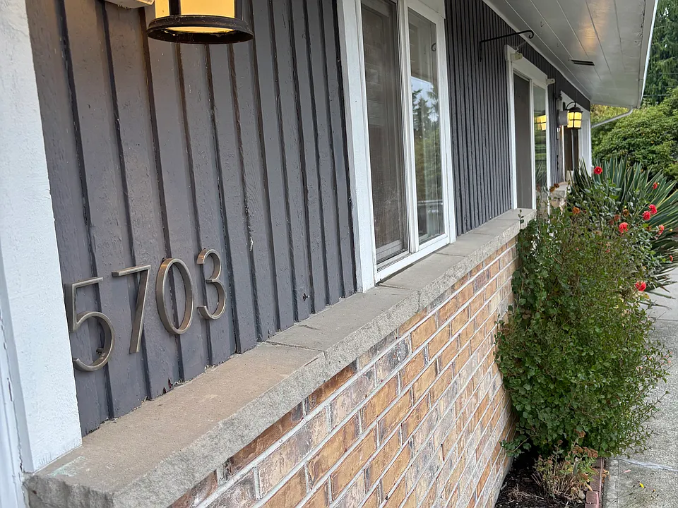 5703 95th Dr SE