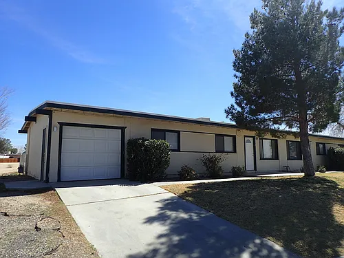 412 Palm Dr Photo 1
