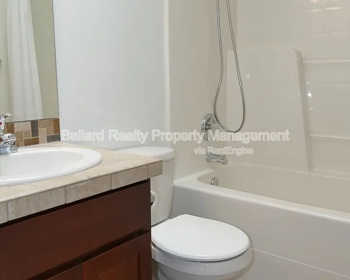 913 NW 51st St — Photo 17