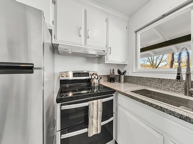 2026 Regis Dr — Photo 33