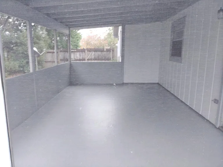 Screened rear patio