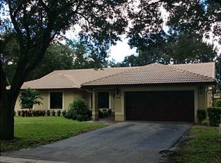 4745 NW 99th Ln, Pompano Beach, FL 33076