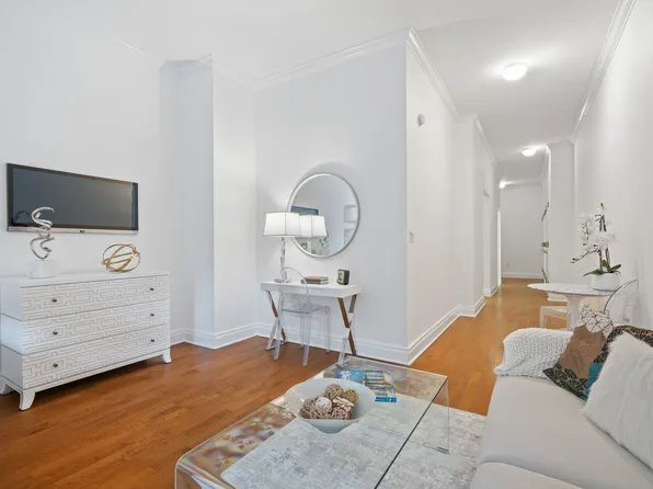 350 East 82nd Street 2G image 3 of 18