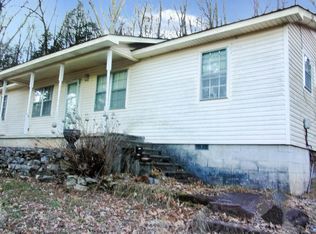 306 Red Bud Ln SE, Decatur, AL 35603