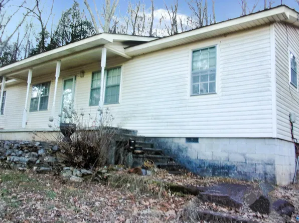 306 Red Bud Ln SE, Decatur, AL 35603