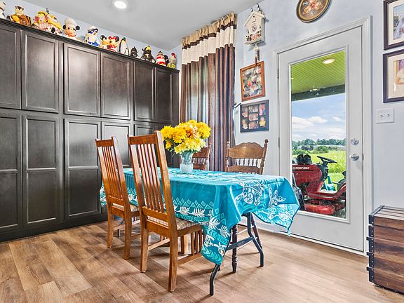 5th image of 7049 Arbor Ridge Dr