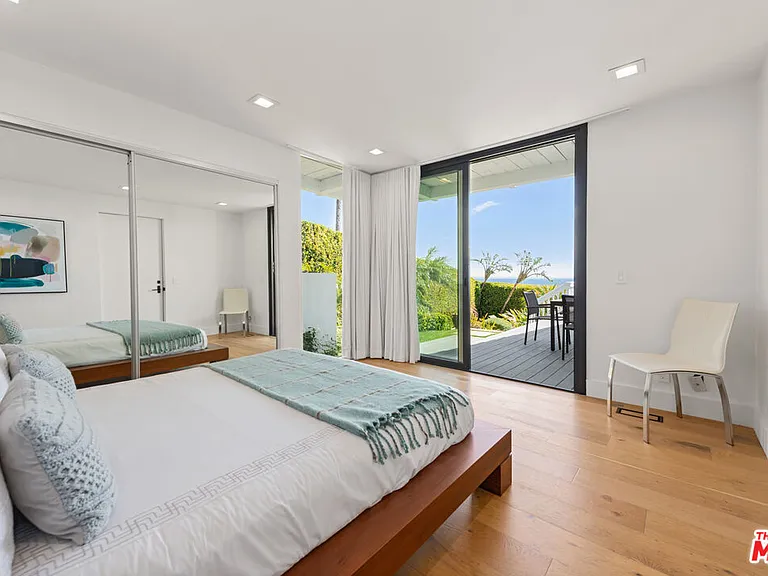 23901 Malibu Knolls Rd — Photo 35