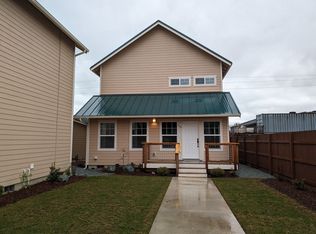 520 E Hazel Ave, Burlington, WA 98233