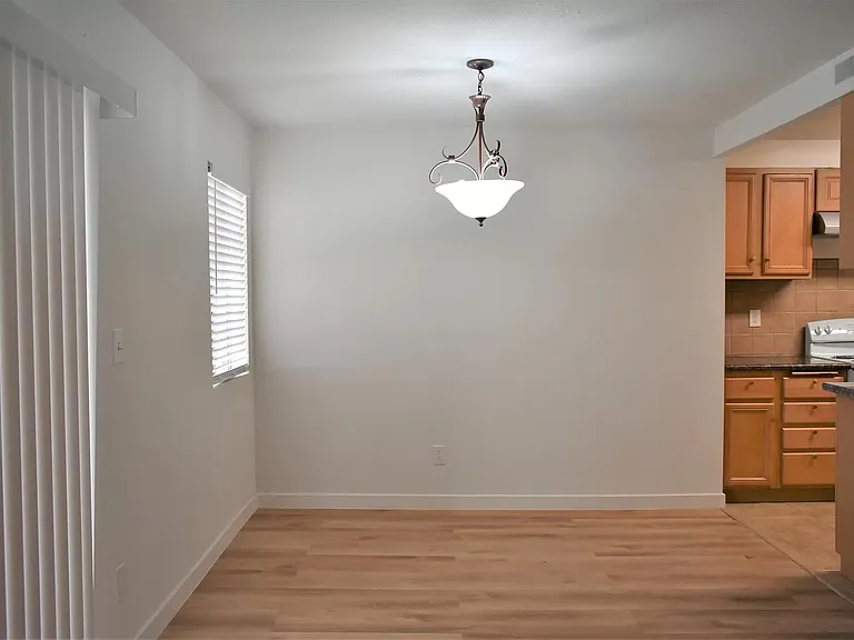5412 Lindley Ave #103 — Photo 5