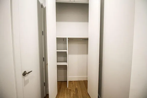 Rented by Evergreen Apartments BK | media 73