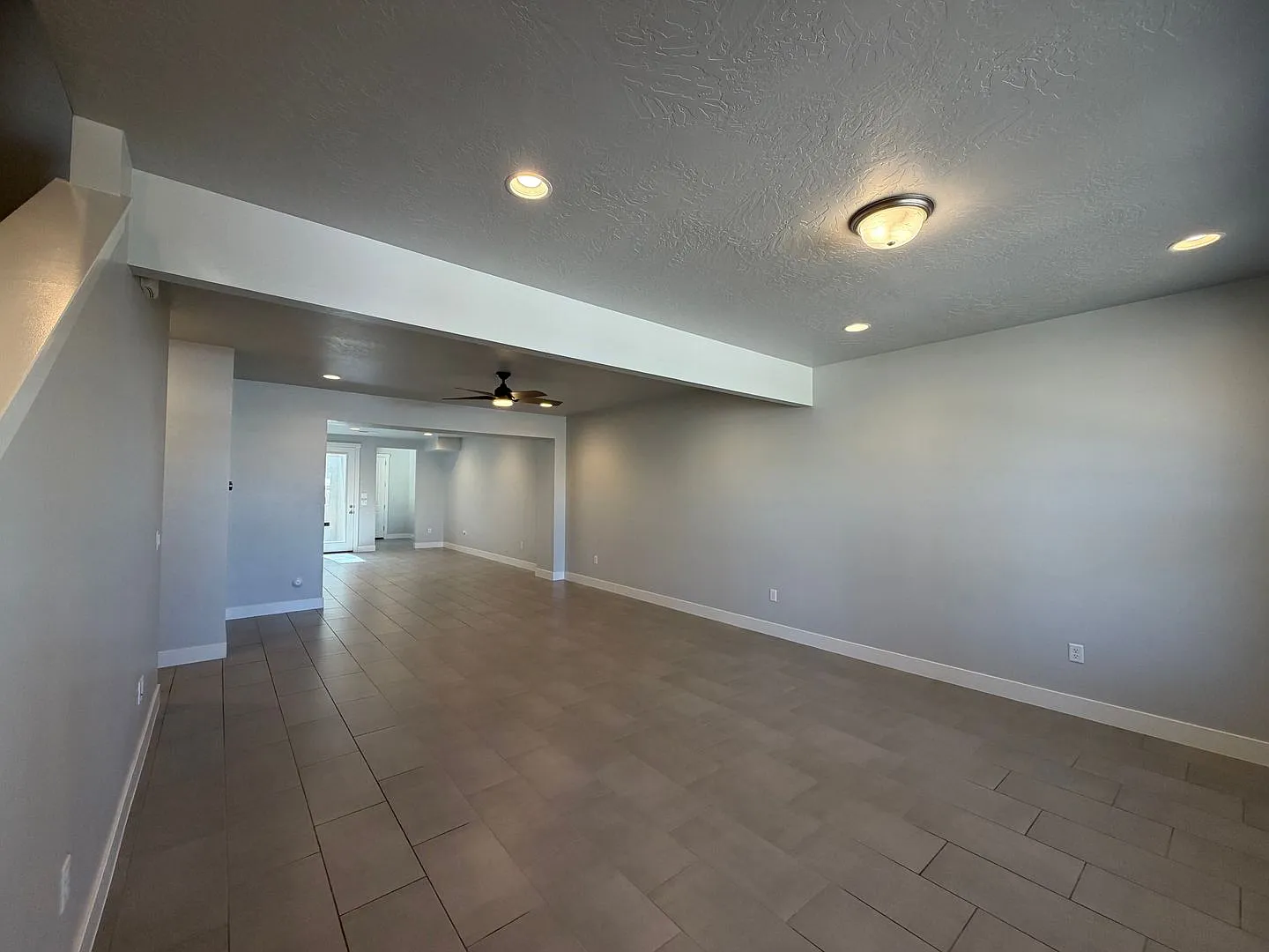 Spacious Townhome In Desert Color! — Photo 3