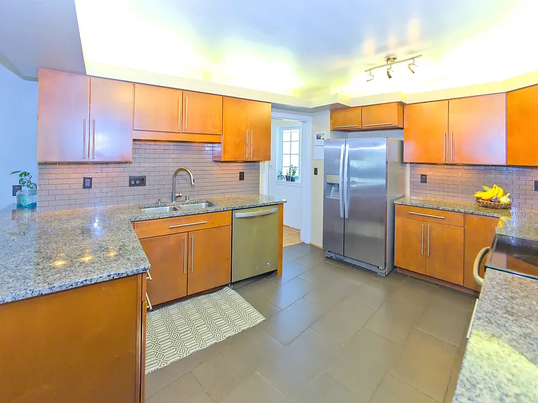 1027 W 29th Ave — Photo 29