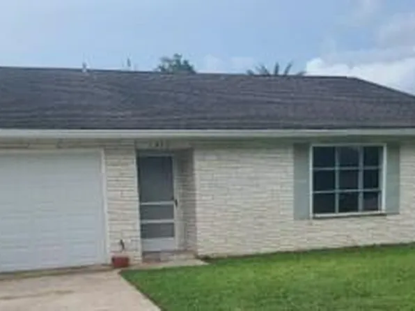 911 Newcastle Ct, Holly Hill, FL 32117