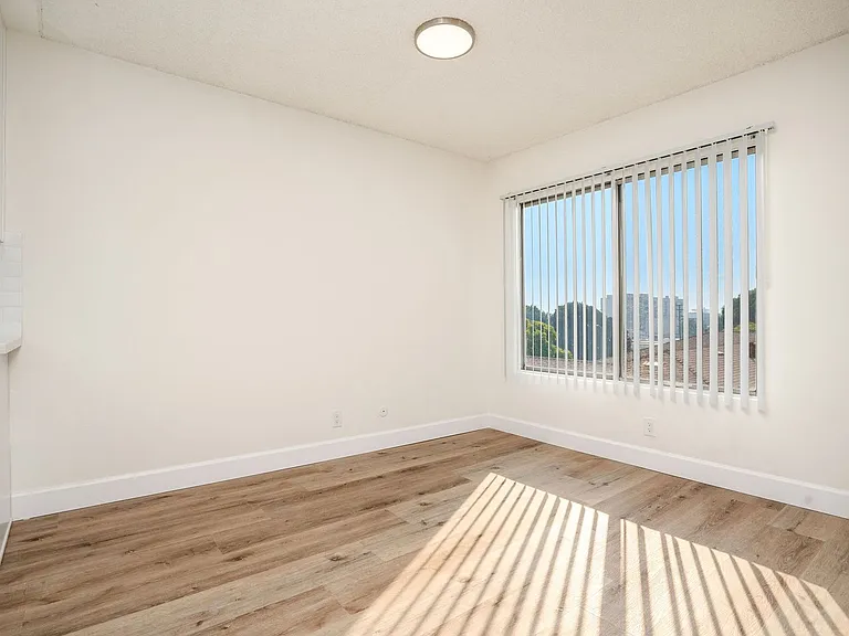 319 S. Clark Drive — Photo 22