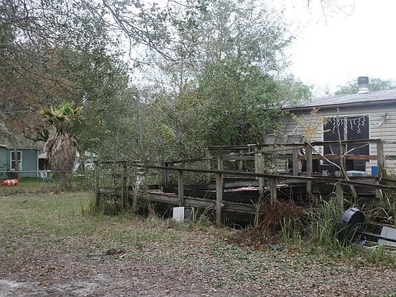 2nd image of 27553 Holiday Dr