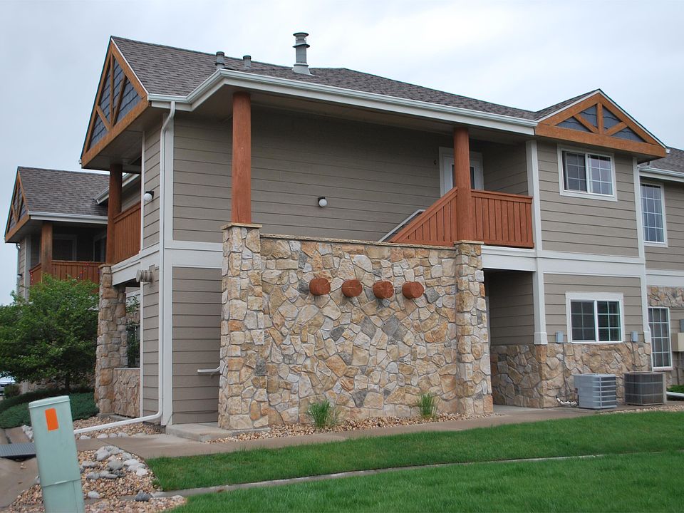 1st image of 1343 Lake Cir Unit G