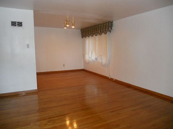 Dining Room - 11 x 10