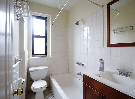 Rented by Julianna Realty Corp | media 5