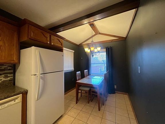 3rd image of 3215 Grandview Blvd