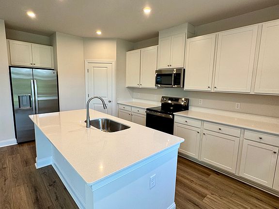 5th image of 7473 Linda Vista Ln