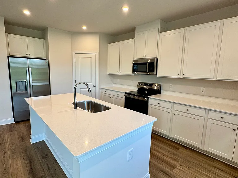 7473 Linda Vista Ln — Photo 5