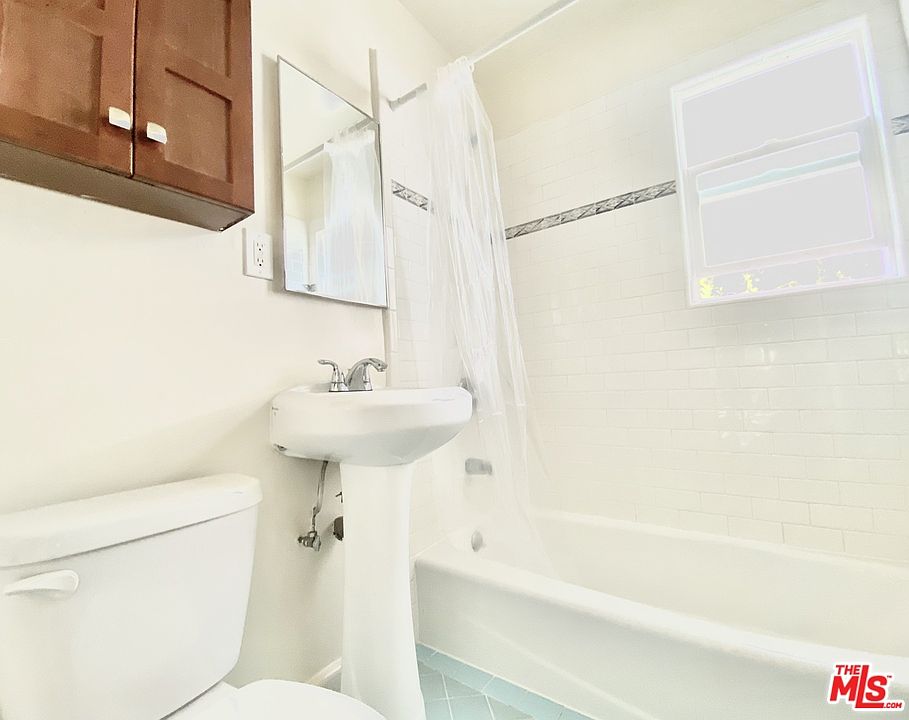 1st image of 2023 Cheremoya Ave #1/2