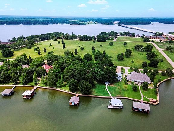 2nd image of 223 Lakeside Dr