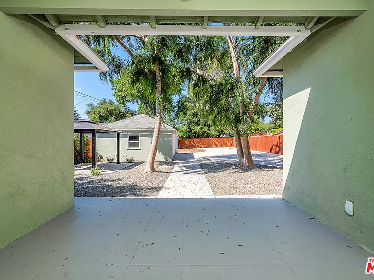 1091 Palm Ter — Photo 33