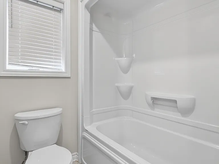 92 Renaissance Dr — Photo 8