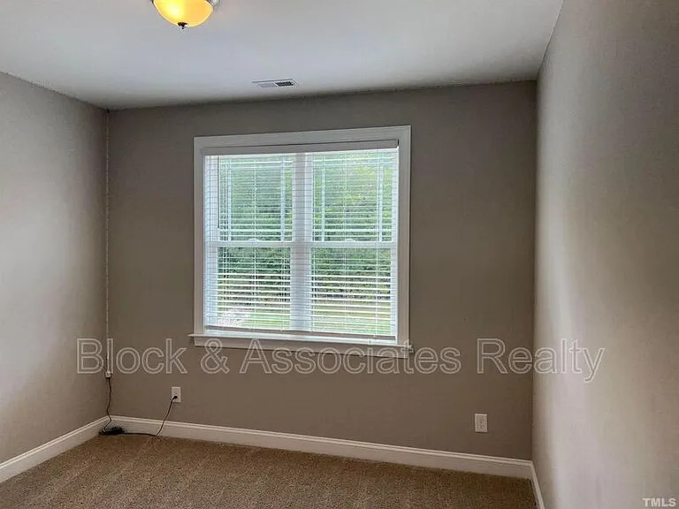 555 Mariah Towns Way — Photo 15