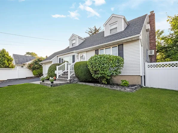 7 Frank Avenue, Farmingdale, NY 11735