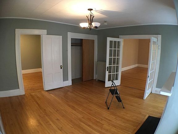 2nd image of 167 Essex St #2