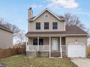 962 9th St, Pasadena, MD 21122