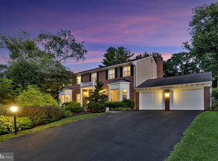 6301 Hunting Ridge Ln, Mc Lean, VA 22101