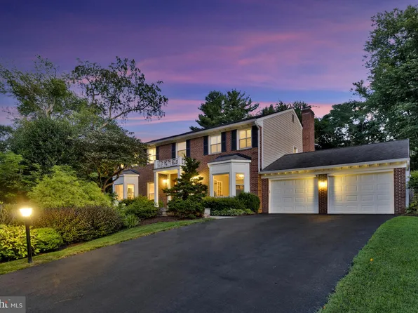 6301 Hunting Ridge Ln, Mc Lean, VA 22101