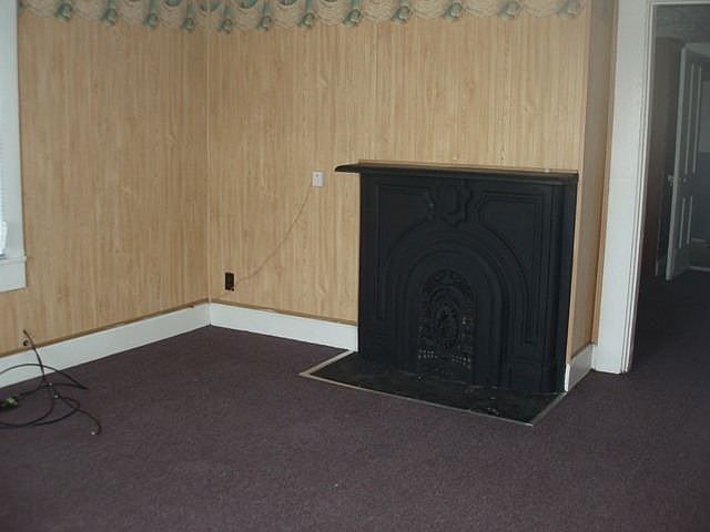 2nd image of 139 S Grand Ave