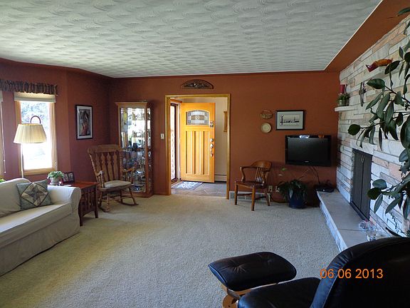 LARGE LIVING ROOM