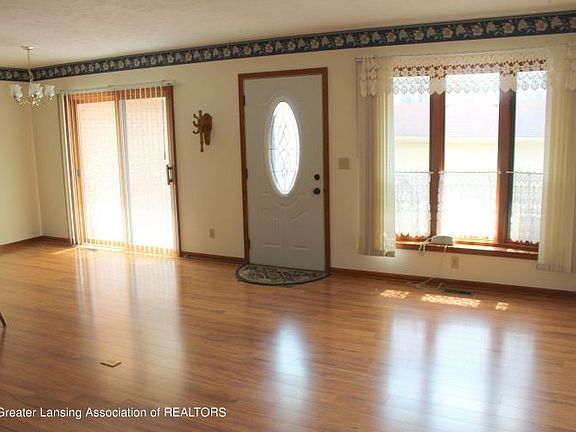 2nd image of 272 Bonnie Brook Dr #19