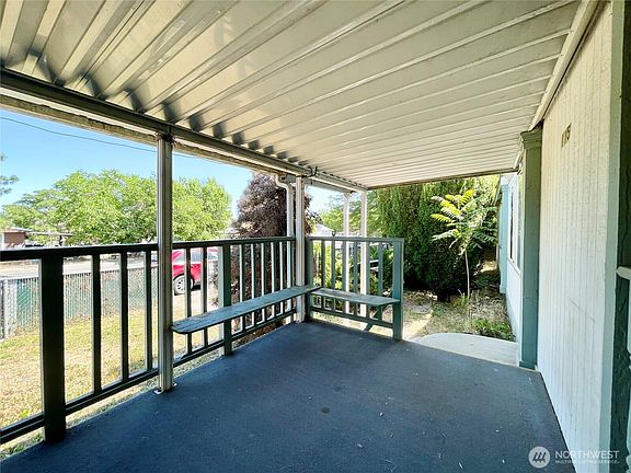 5th image of 115 4th Avenue SE