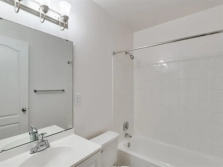 Thornberry Apartments — Photo 21