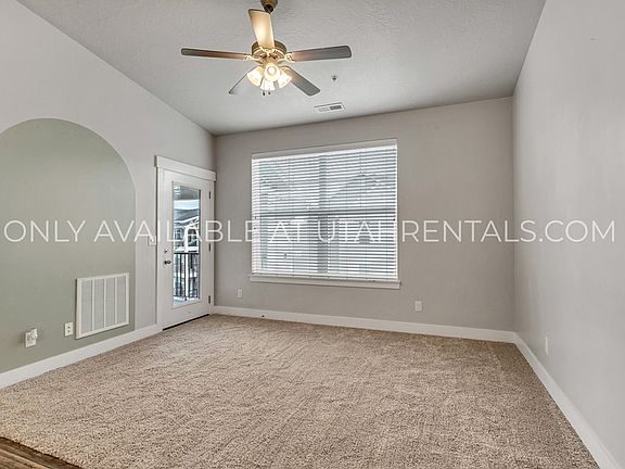 2nd image of 42 W Silver Springs Dr