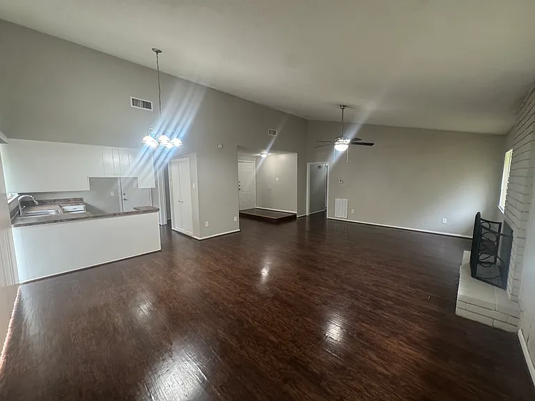 23139 Lestergate Dr — Photo 10