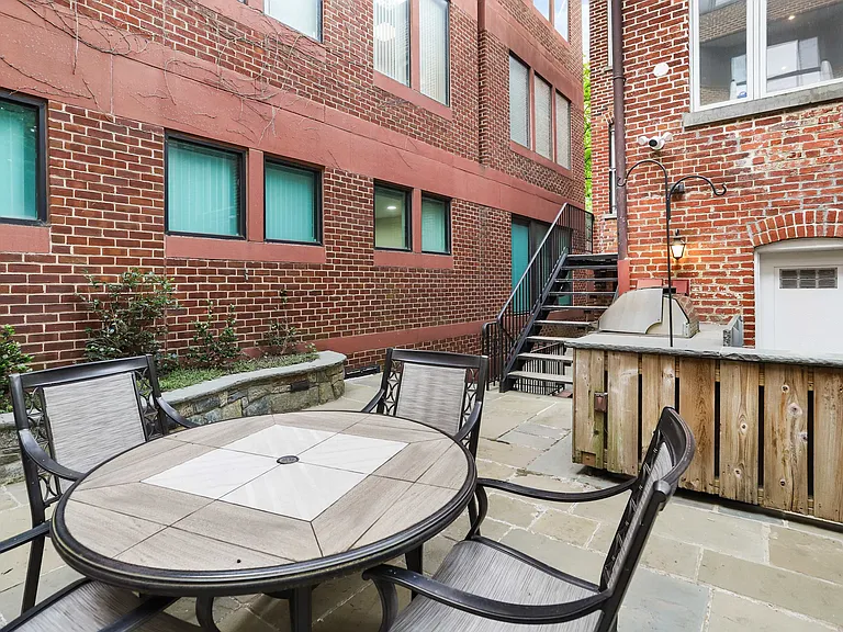 1021 30th St NW — Photo 25